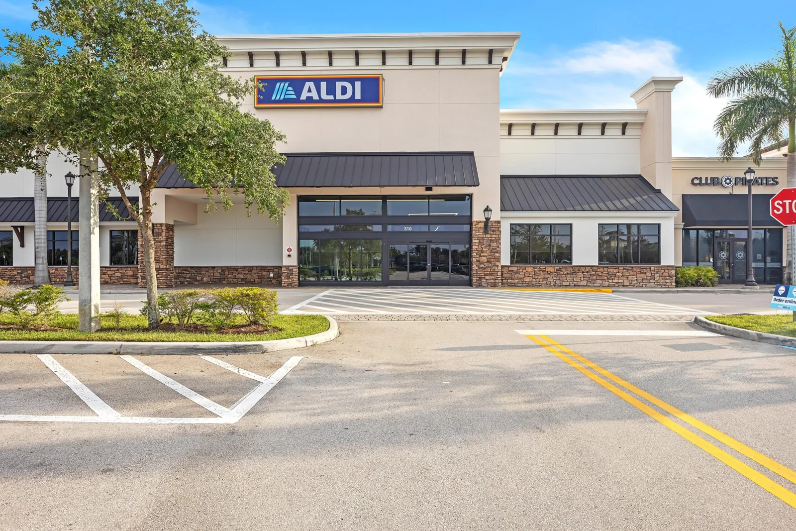 Retail and Restaurant Chain Roof Coordination in Fremont, CA